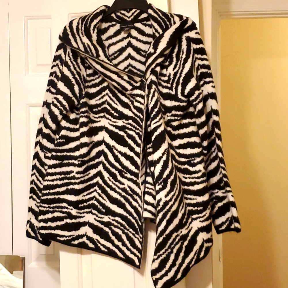 ADRIENNE VITTADINI Zebra Print Cowl Neck Over Throw Sweater Size XL